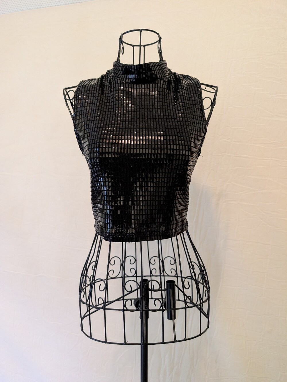 Black Shiny Crop Top